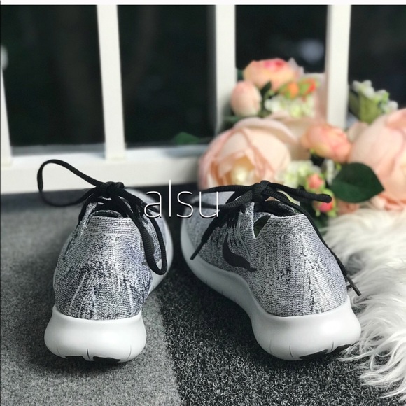 NWT Nike Free RN Flyknit 2017 B/W WMNS - Picture 5 of 8